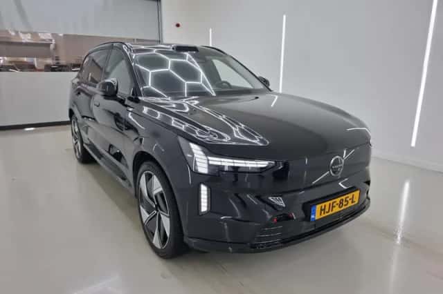 Volvo EX90 (2025) thumbnail 3