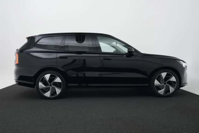 Volvo EX90 (2025) thumbnail 4