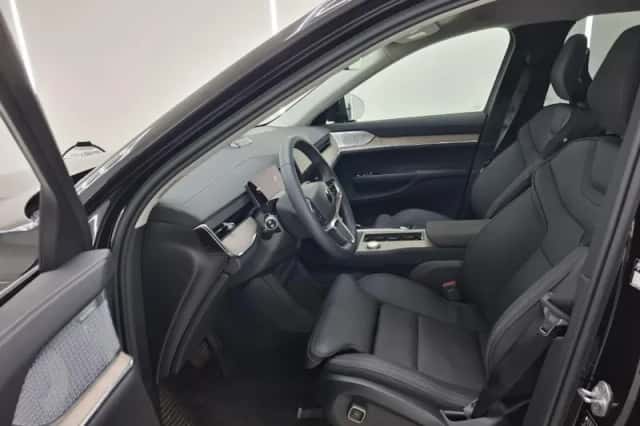 Volvo EX90 (2025) thumbnail 6