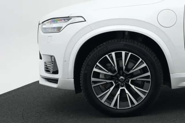 Volvo XC90 (2022) thumbnail 17