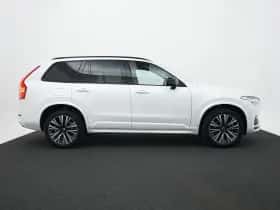 Volvo XC90 (2022) thumbnail 4