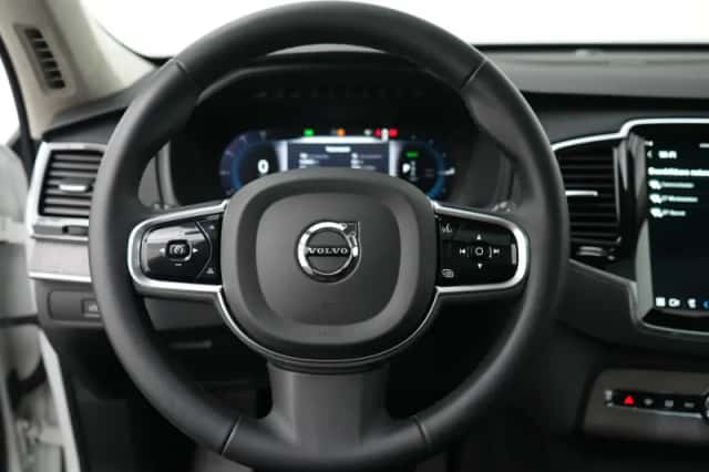 Volvo XC90 (2022) thumbnail 36