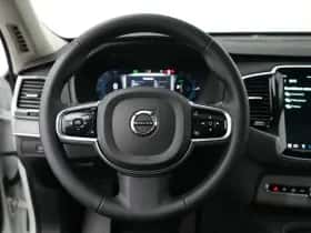 Volvo XC90 (2022) thumbnail 36