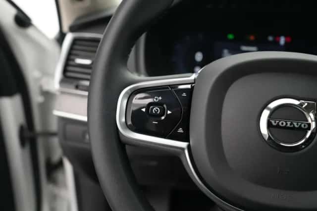 Volvo XC90 (2022) thumbnail 37
