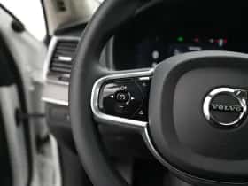 Volvo XC90 (2022) thumbnail 37