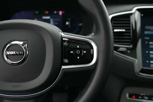 Volvo XC90 (2022) thumbnail 38