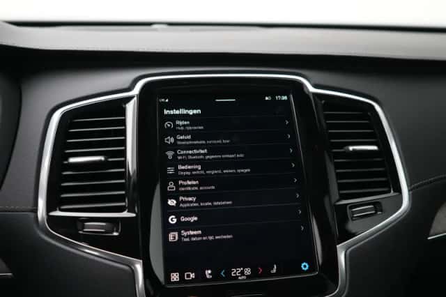 Volvo XC90 (2022) thumbnail 49