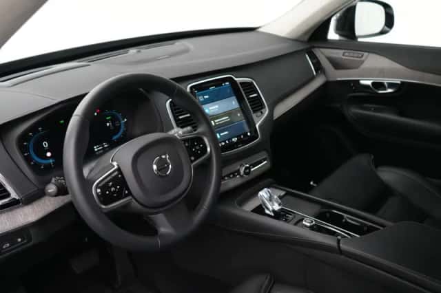 Volvo XC90 (2022) thumbnail 7