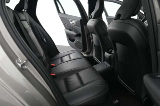 Volvo V60 (2019) thumbnail 11