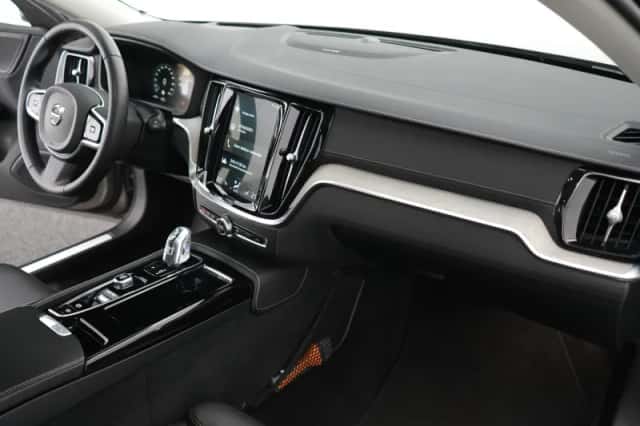 Volvo V60 (2019) thumbnail 12