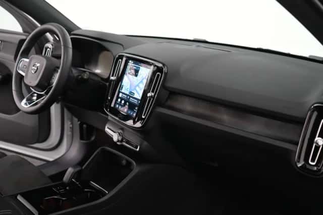 Volvo XC40 (2023) thumbnail 12