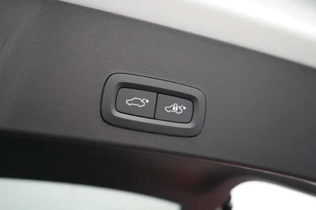 Volvo XC40 (2023) thumbnail 15
