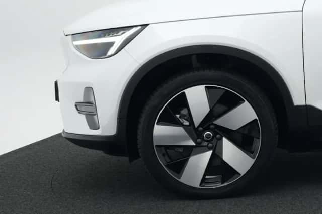 Volvo XC40 (2023) thumbnail 16