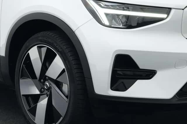 Volvo XC40 (2023) thumbnail 17