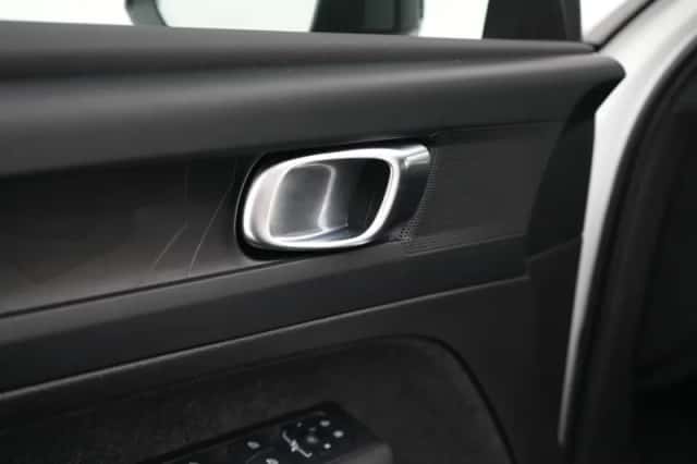 Volvo XC40 (2023) thumbnail 42