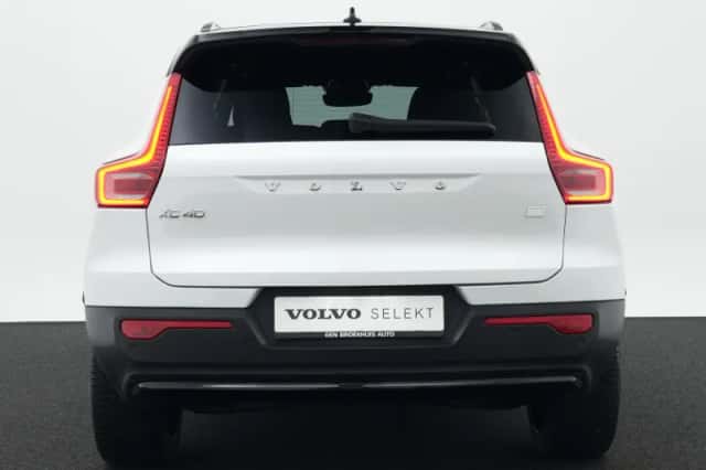 Volvo XC40 (2023) thumbnail 6