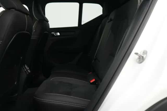 Volvo XC40 (2023) thumbnail 10