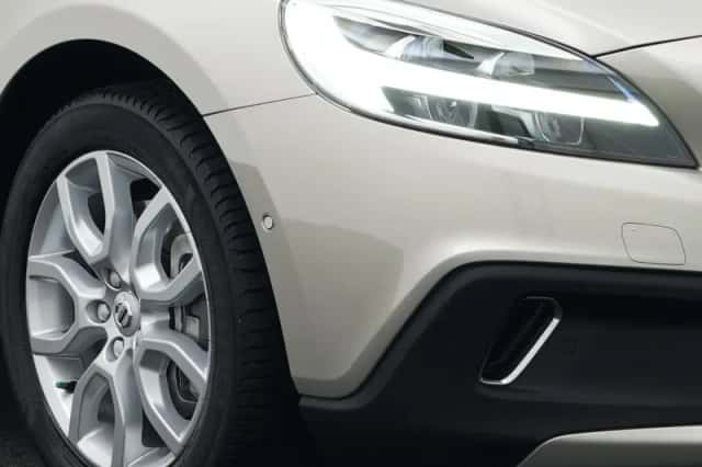Volvo V40 (2019) thumbnail 16