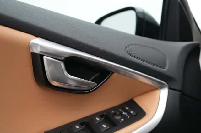 Volvo V40 (2019) thumbnail 24