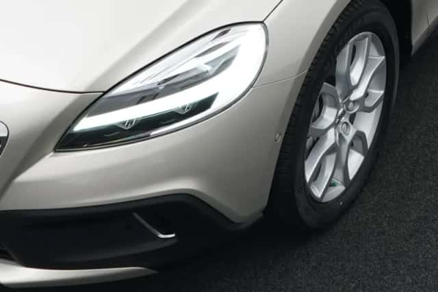 Volvo V40 (2019) thumbnail 33