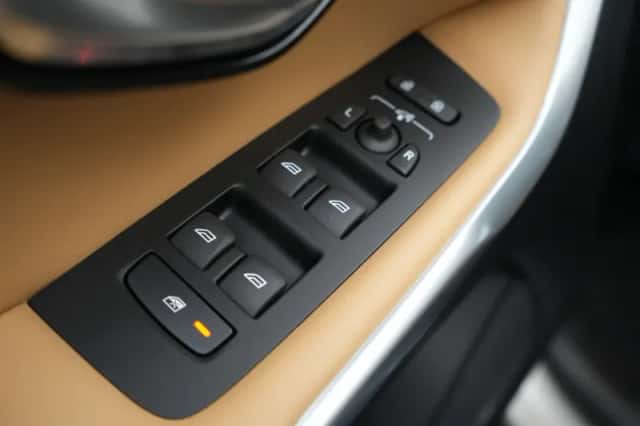 Volvo V40 (2019) thumbnail 41