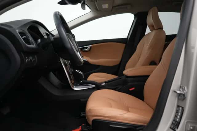 Volvo V40 (2019) thumbnail 9