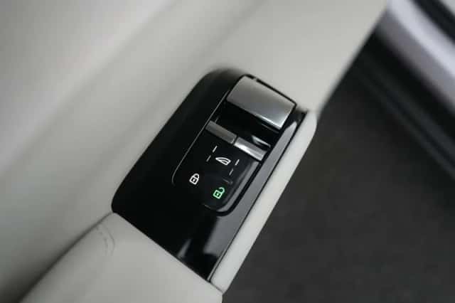 Volvo ES90 (2025) thumbnail 57