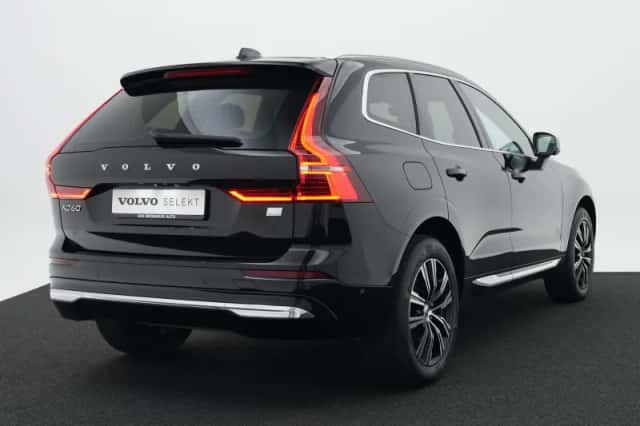 Volvo XC60 (2021) thumbnail 2