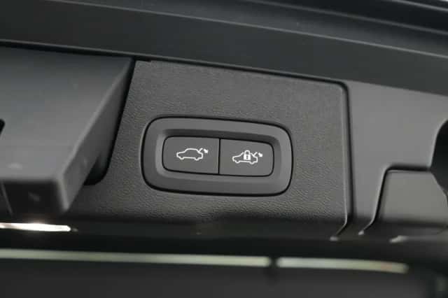 Volvo XC60 (2021) thumbnail 15