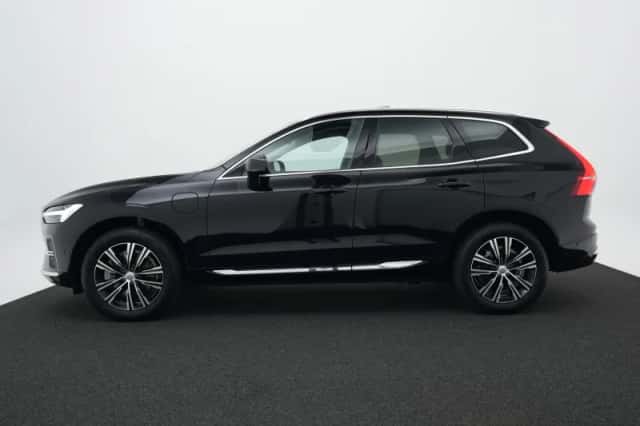 Volvo XC60 (2021) thumbnail 3