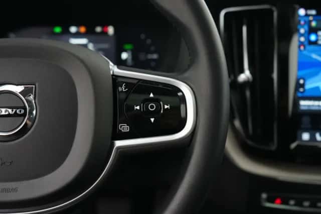 Volvo XC60 (2021) thumbnail 35
