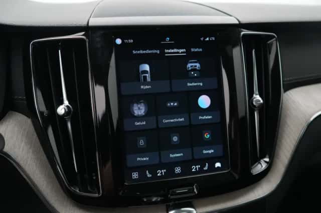 Volvo XC60 (2021) thumbnail 44