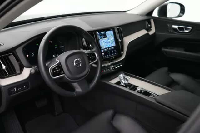 Volvo XC60 (2021) thumbnail 8