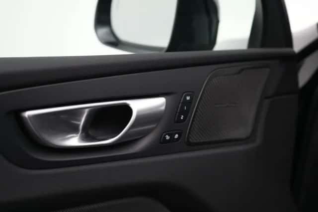 Volvo XC60 (2024) thumbnail 25