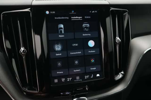 Volvo XC60 (2024) thumbnail 43