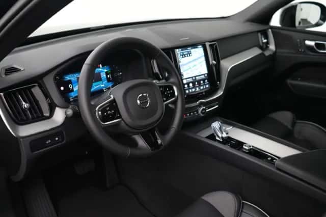 Volvo XC60 (2024) thumbnail 8