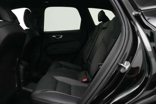 Volvo XC60 (2024) thumbnail 10