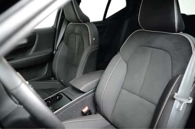Volvo EX40 (2026) thumbnail 18