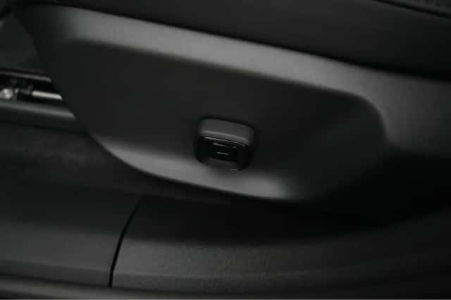 Volvo EX30 (2026) thumbnail 17