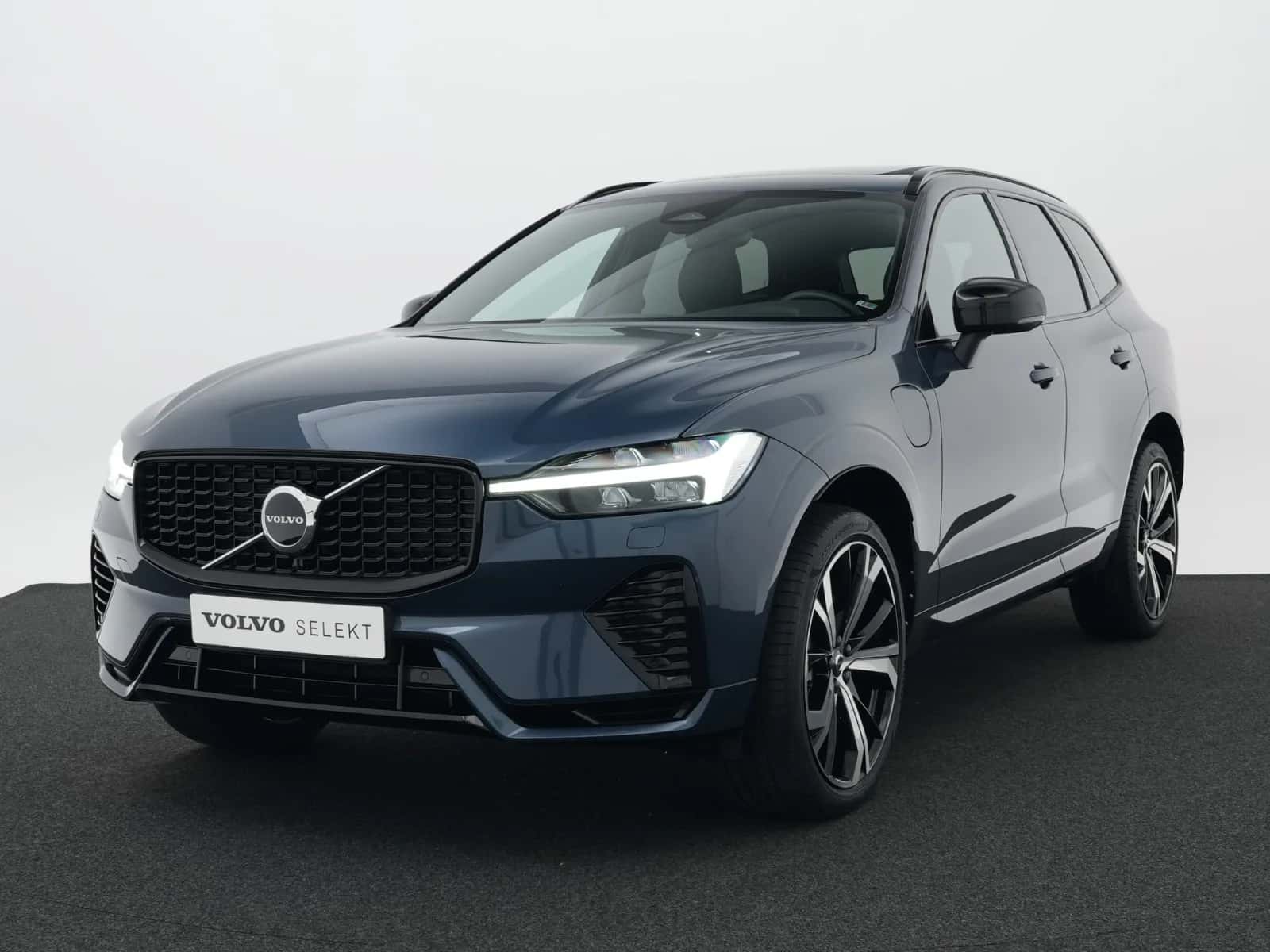 Volvo XC60 (2022) — foto 1