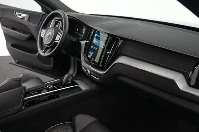 Volvo XC60 (2022) thumbnail 12