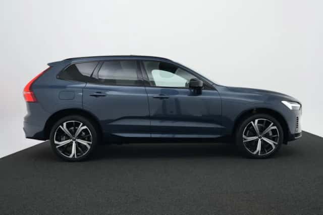 Volvo XC60 (2022) thumbnail 4