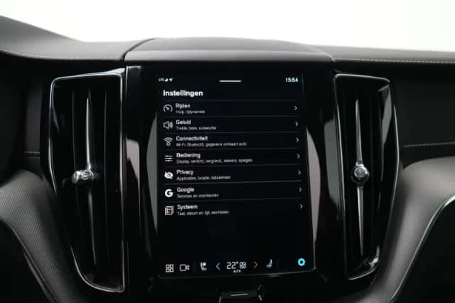 Volvo XC60 (2022) thumbnail 39