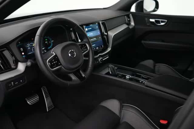 Volvo XC60 (2022) thumbnail 8