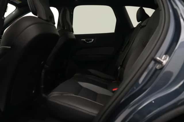 Volvo XC60 (2022) thumbnail 10