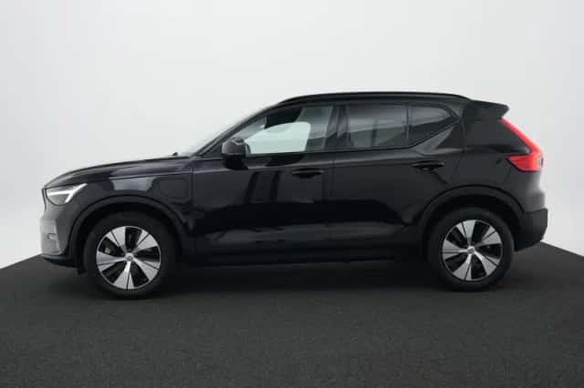Volvo XC40 (2023) thumbnail 3