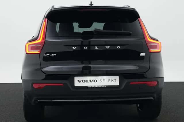 Volvo XC40 (2023) thumbnail 6
