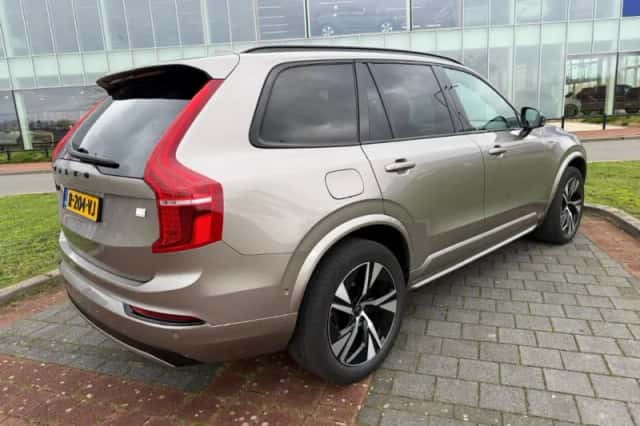 Volvo XC90 (2022) thumbnail 2