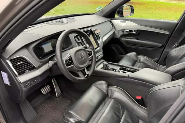 Volvo XC90 (2022) thumbnail 3