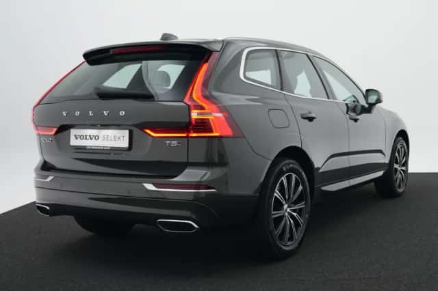 Volvo XC60 (2019) thumbnail 2